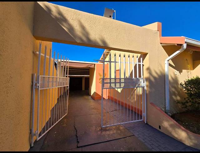 4 BEDROOM HOUSE FOR SALE IN VANDERBIJLPARK CW 2